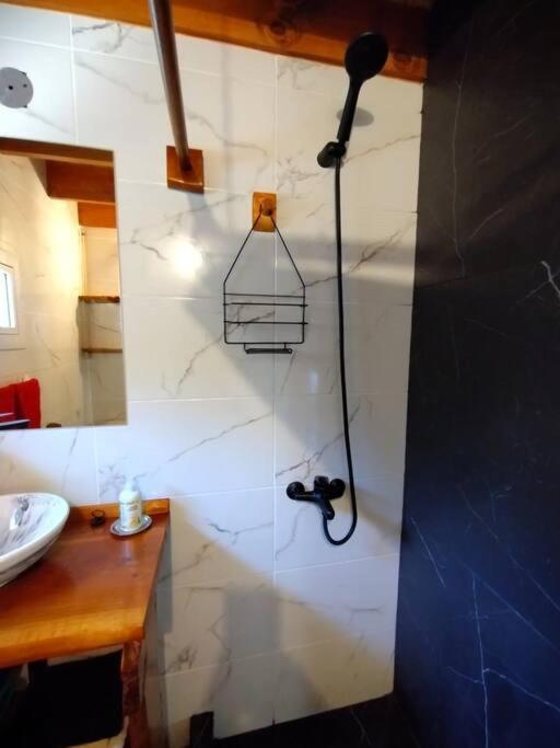 Cabana La Marilena, Para 2 Huespedes Con Desayuno El Calafate Zewnętrze zdjęcie